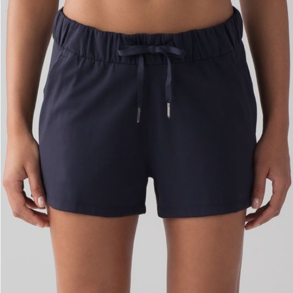 Lululemon On the Fly Shorts Size 8